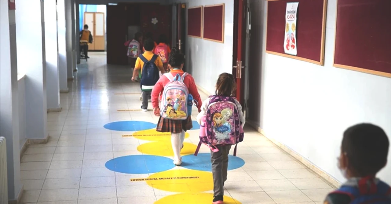 2025-2026 MEB Takvimi Açıklandı! Okul Açılış ve Dönem Tarihleri Burada!